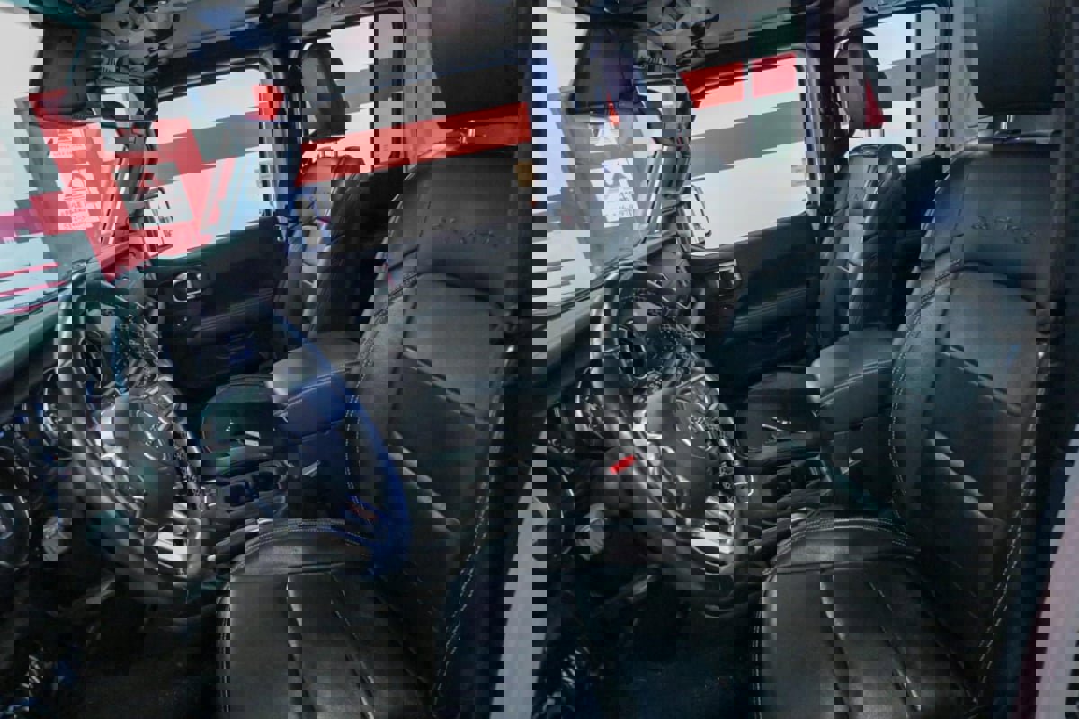 Used 2021 Jeep Wrangler Unlimited Sahara image 12