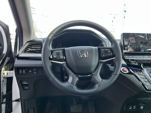 New 2025 Honda Odyssey Touring image 13