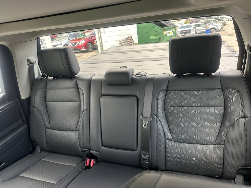 Used 2024 Toyota Tundra Limited AWD/4WD image 21