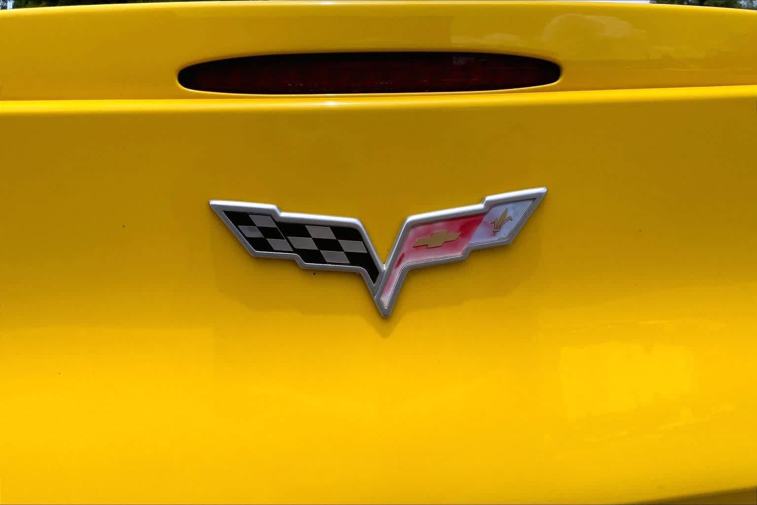 Used 2006 Chevrolet Corvette Coupe RWD image 24