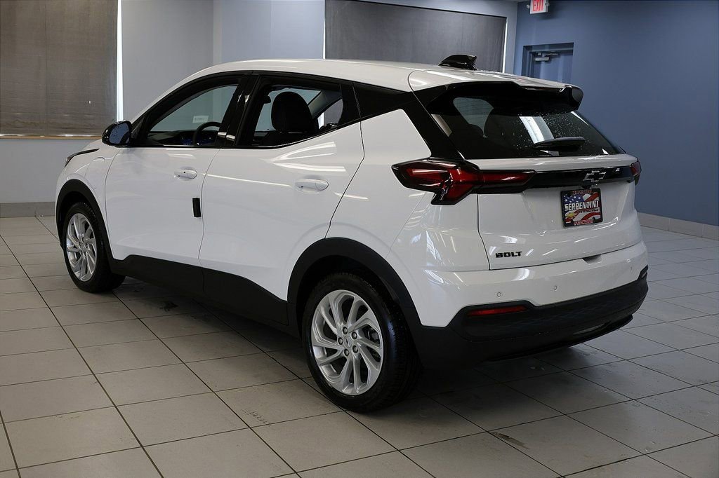 New 2027 Chevrolet Bolt LT w/ Comfort Package image 4