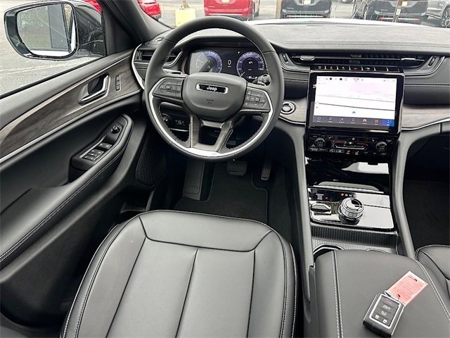 New 2025 Jeep Grand Cherokee L Limited w/ Black Appearance Package image 20