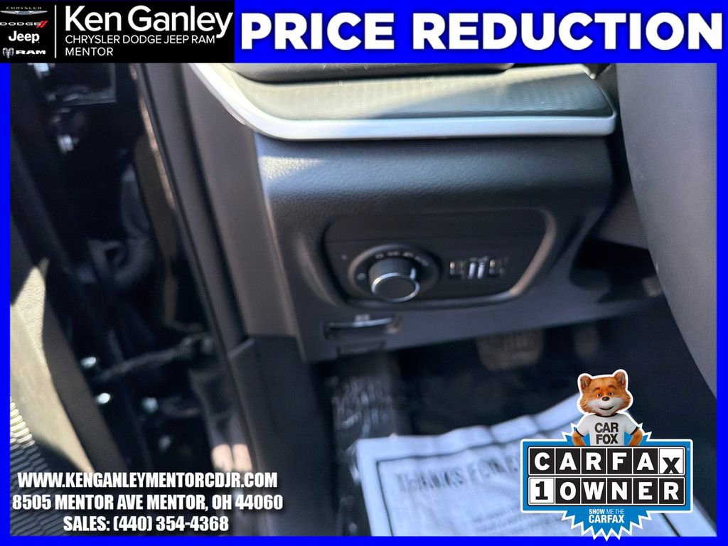 Used 2023 Jeep Grand Cherokee Laredo w/ Luxury Tech Group I image 12
