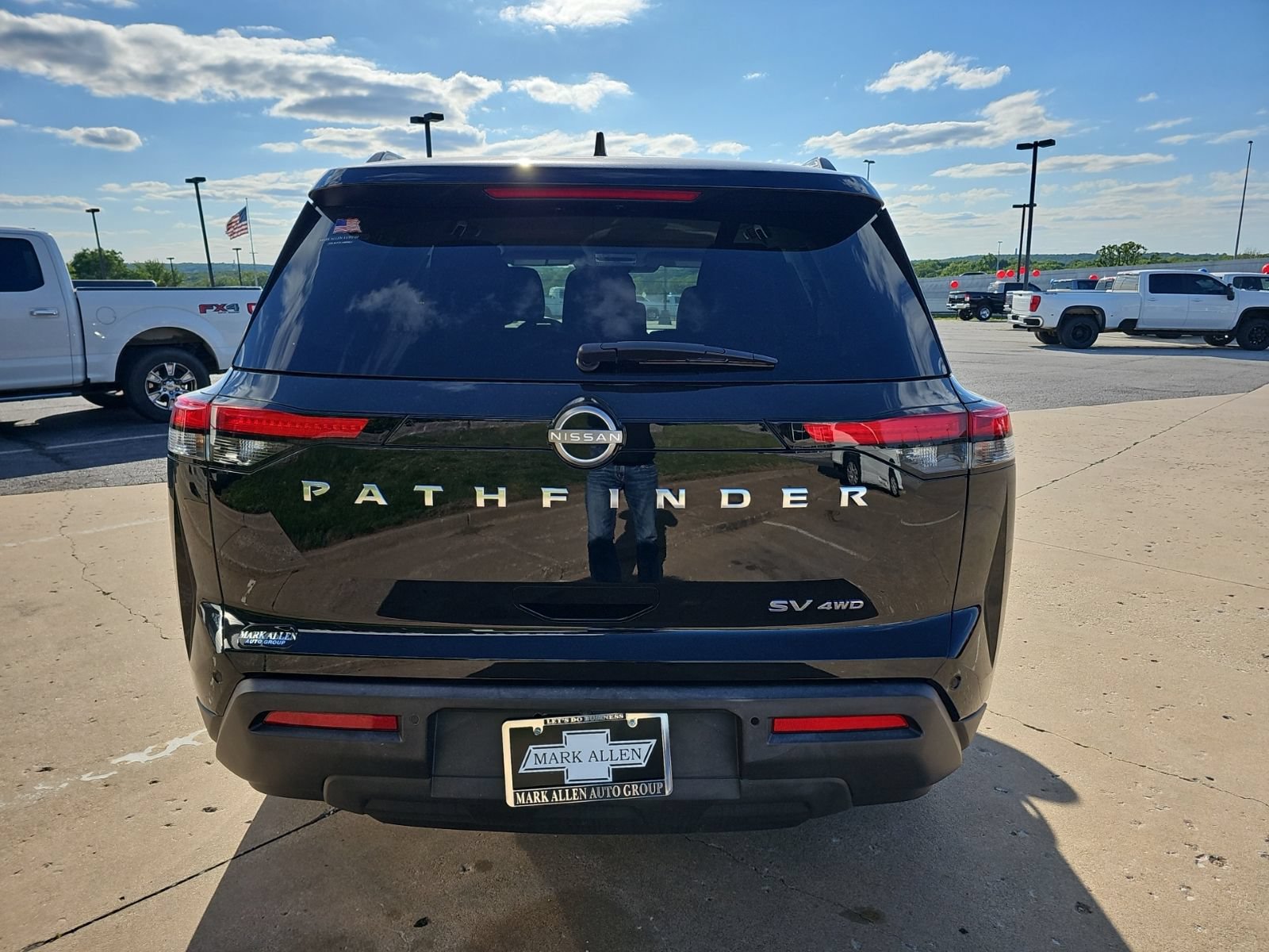 Used 2022 Nissan Pathfinder SV AWD/4WD image 4