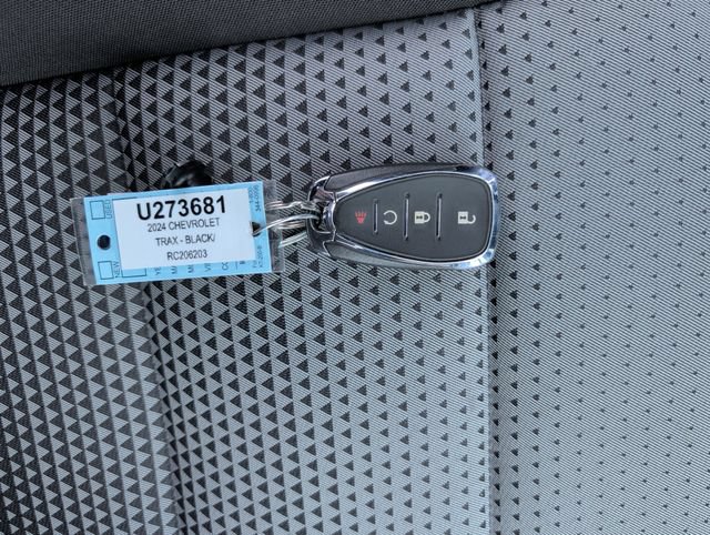 Used 2024 Chevrolet Trax LT w/ Driver Confidence Package FWD image 25