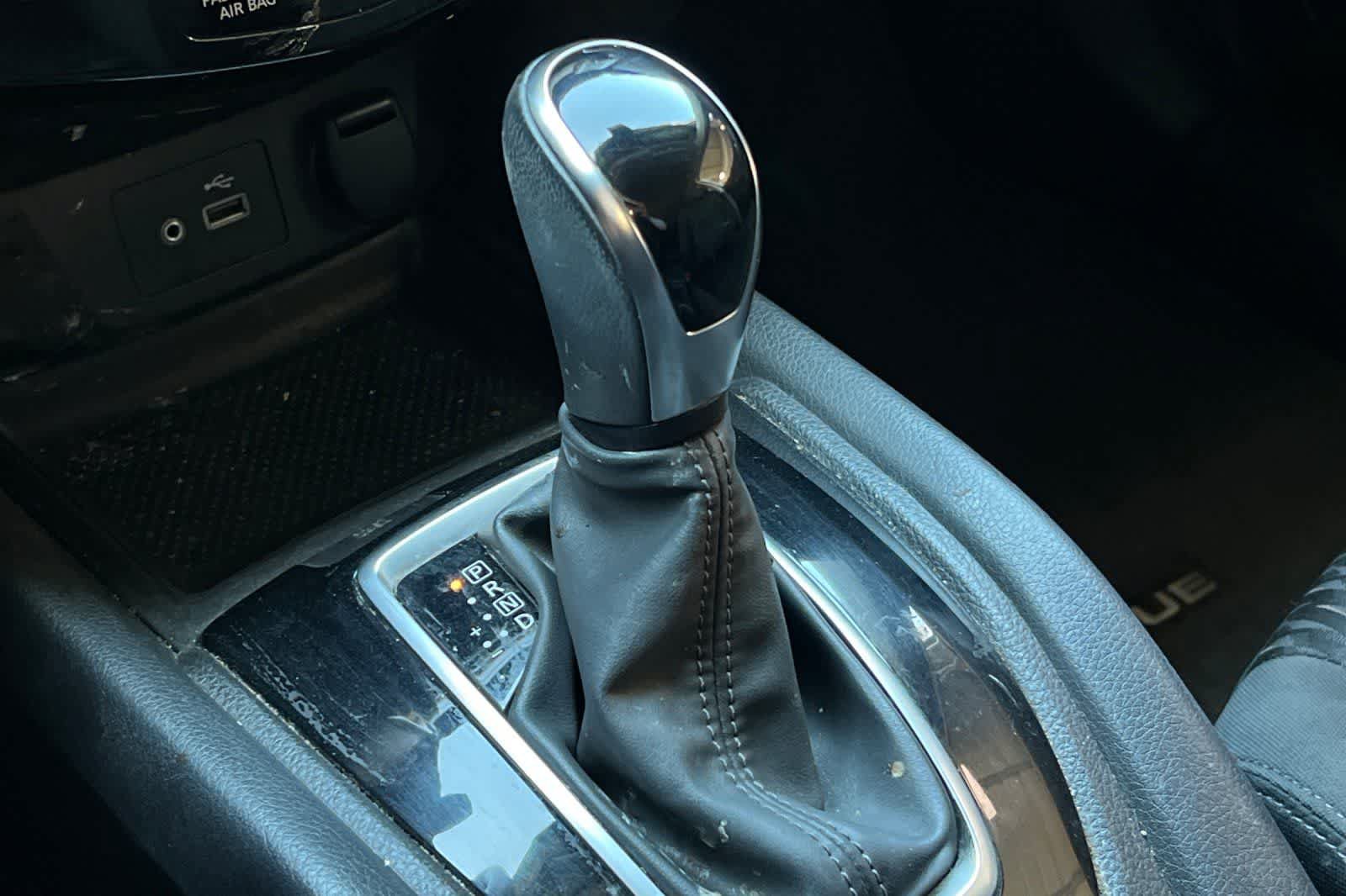 Used 2019 Nissan Rogue SV FWD image 22