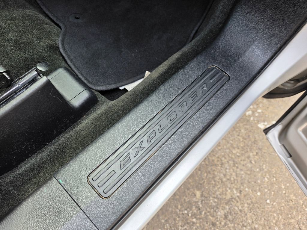 Used 2017 Ford Explorer FWD image 46
