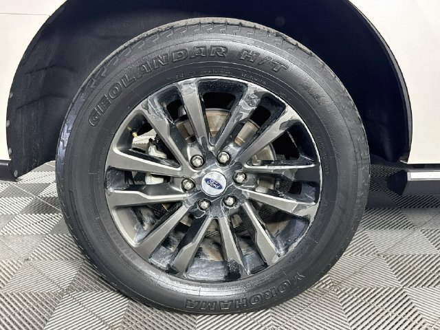 Used 2019 Ford Expedition Limited w/ Equipment Group 301A AWD/4WD image 30