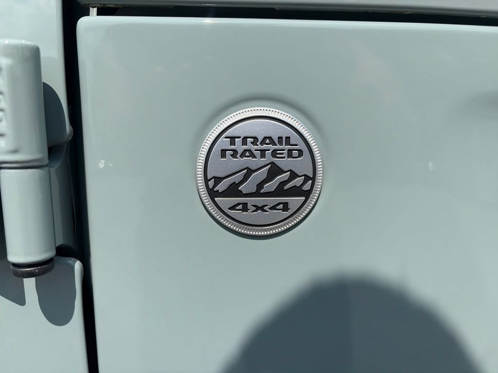 Used 2024 Jeep Wrangler Unlimited Sahara w/ Technology Group AWD/4WD image 49