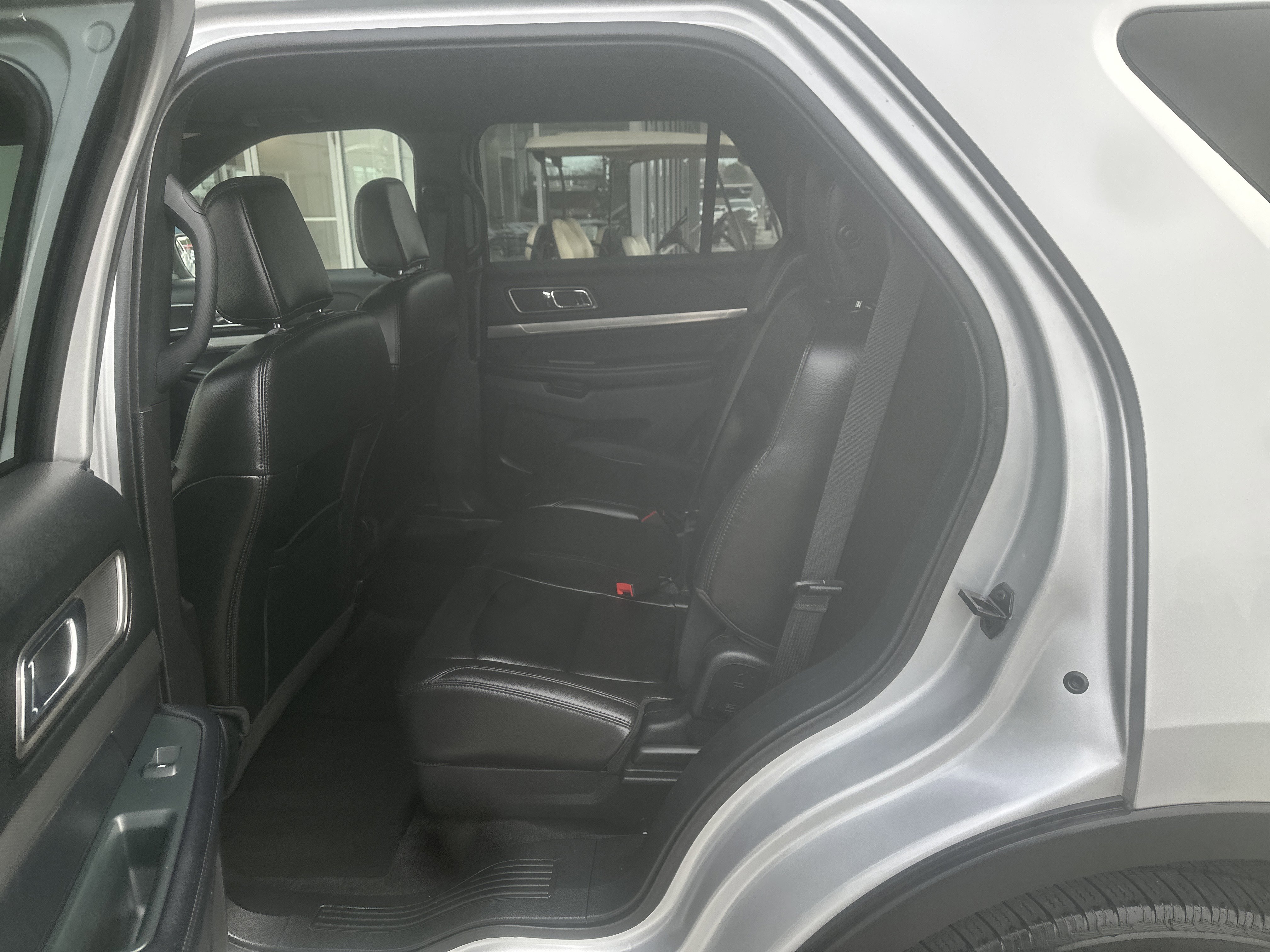 Used 2018 Ford Explorer XLT w/ Equipment Group 202A image 14