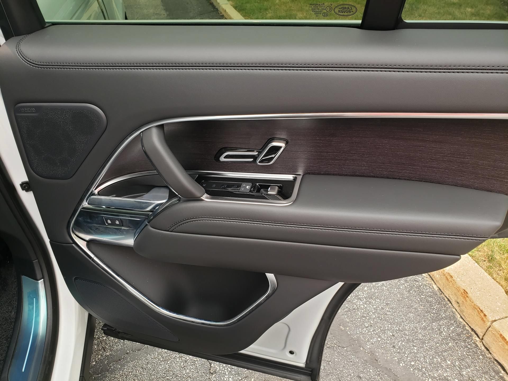 New 2026 Land Rover Range Rover SE AWD/4WD image 18