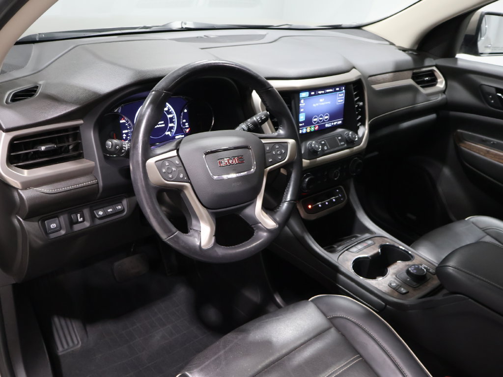 Used 2022 GMC Acadia Denali w/ Denali Ultimate Package AWD/4WD image 17