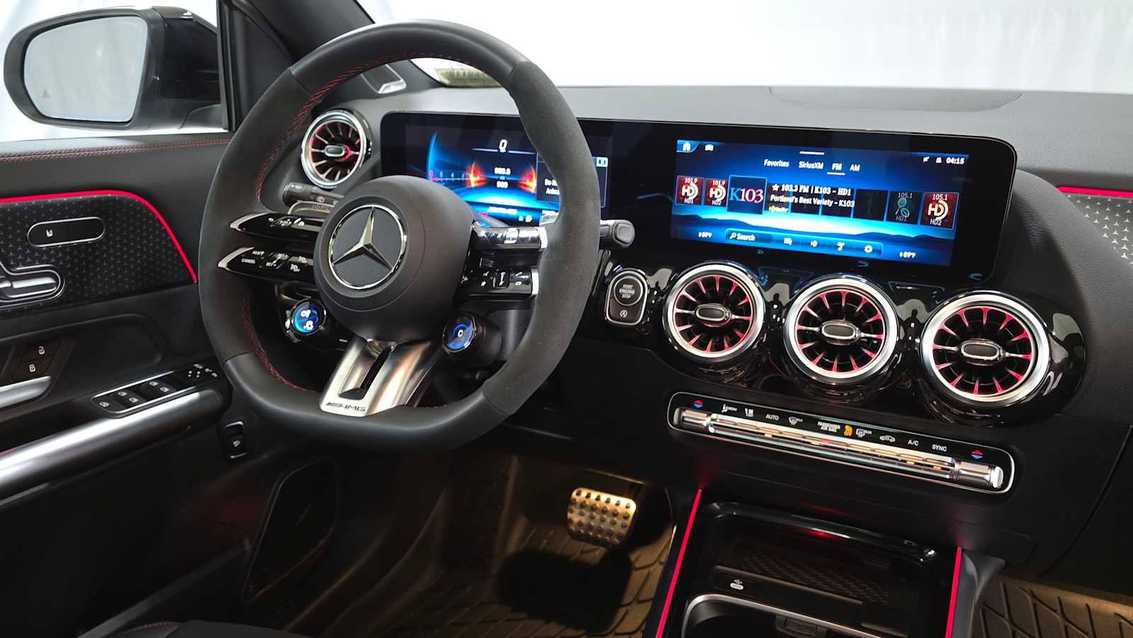 Used 2026 Mercedes-Benz GLA 35 AMG 4MATIC image 11
