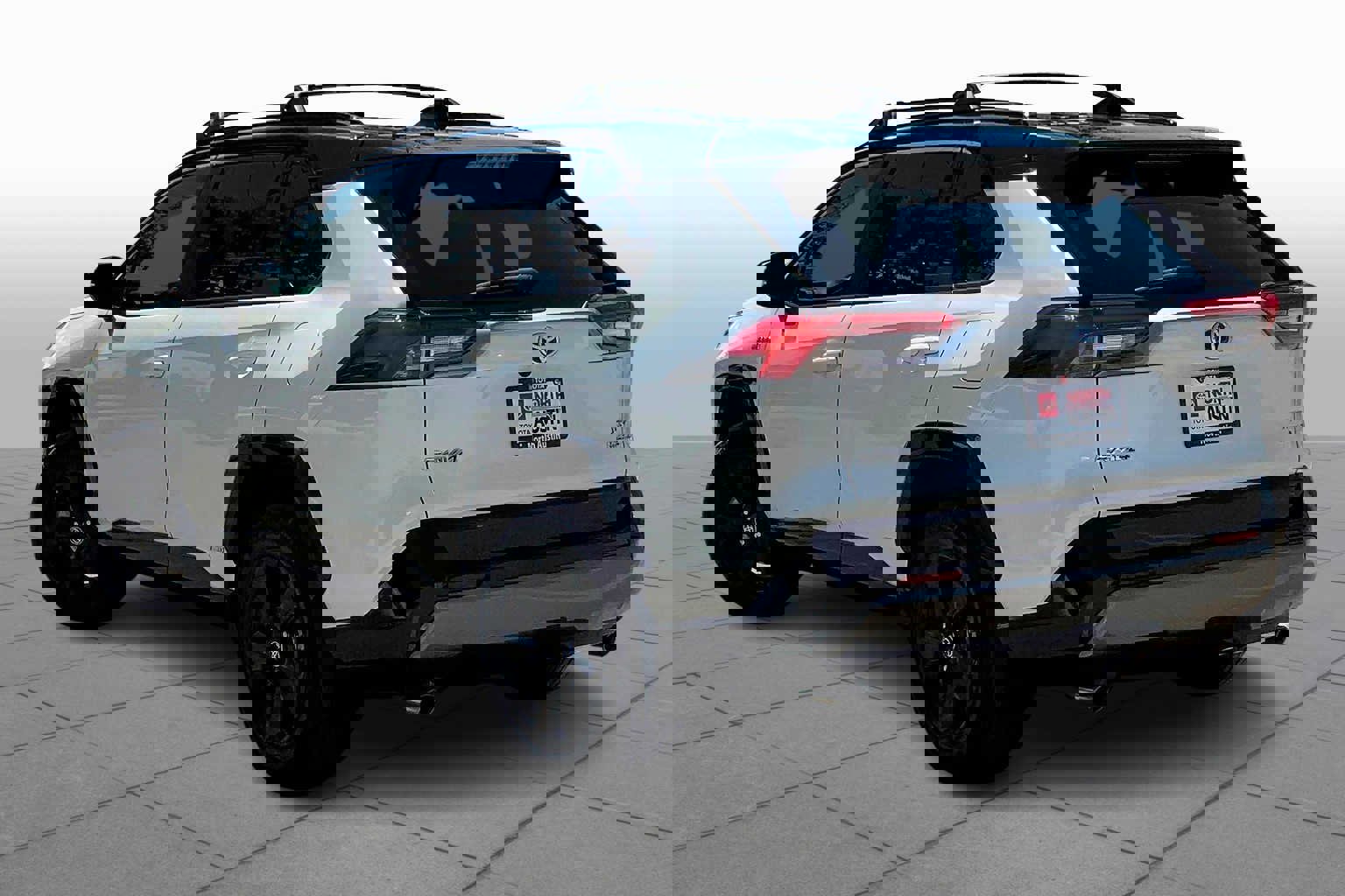 Used 2021 Toyota RAV4 XSE AWD/4WD image 12