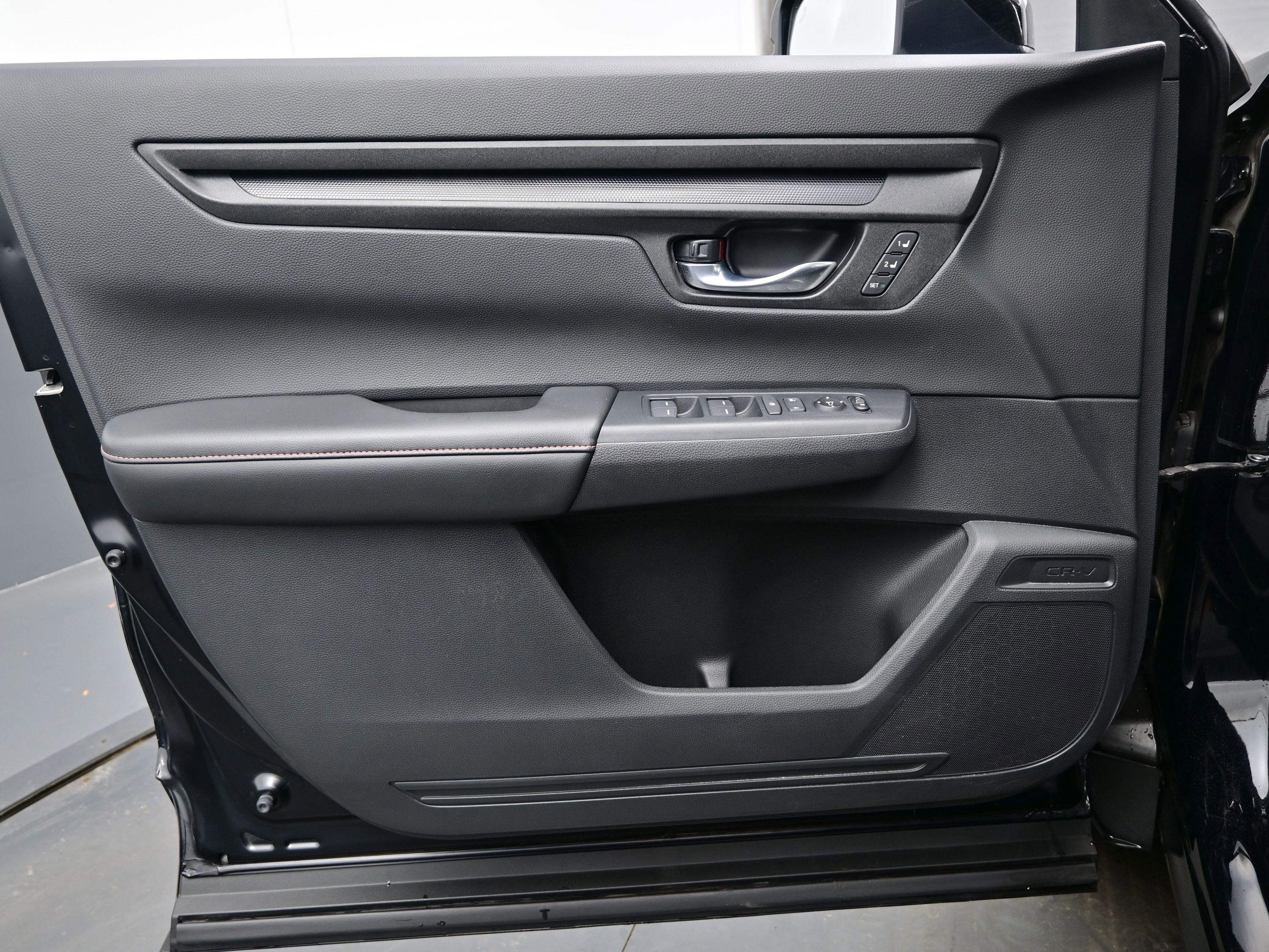 Used 2025 Honda CR-V Sport-L image 9
