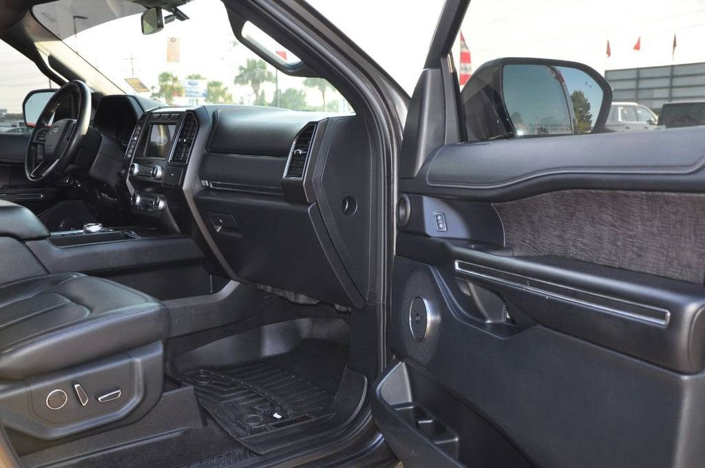 Used 2021 Ford Expedition Limited image 17