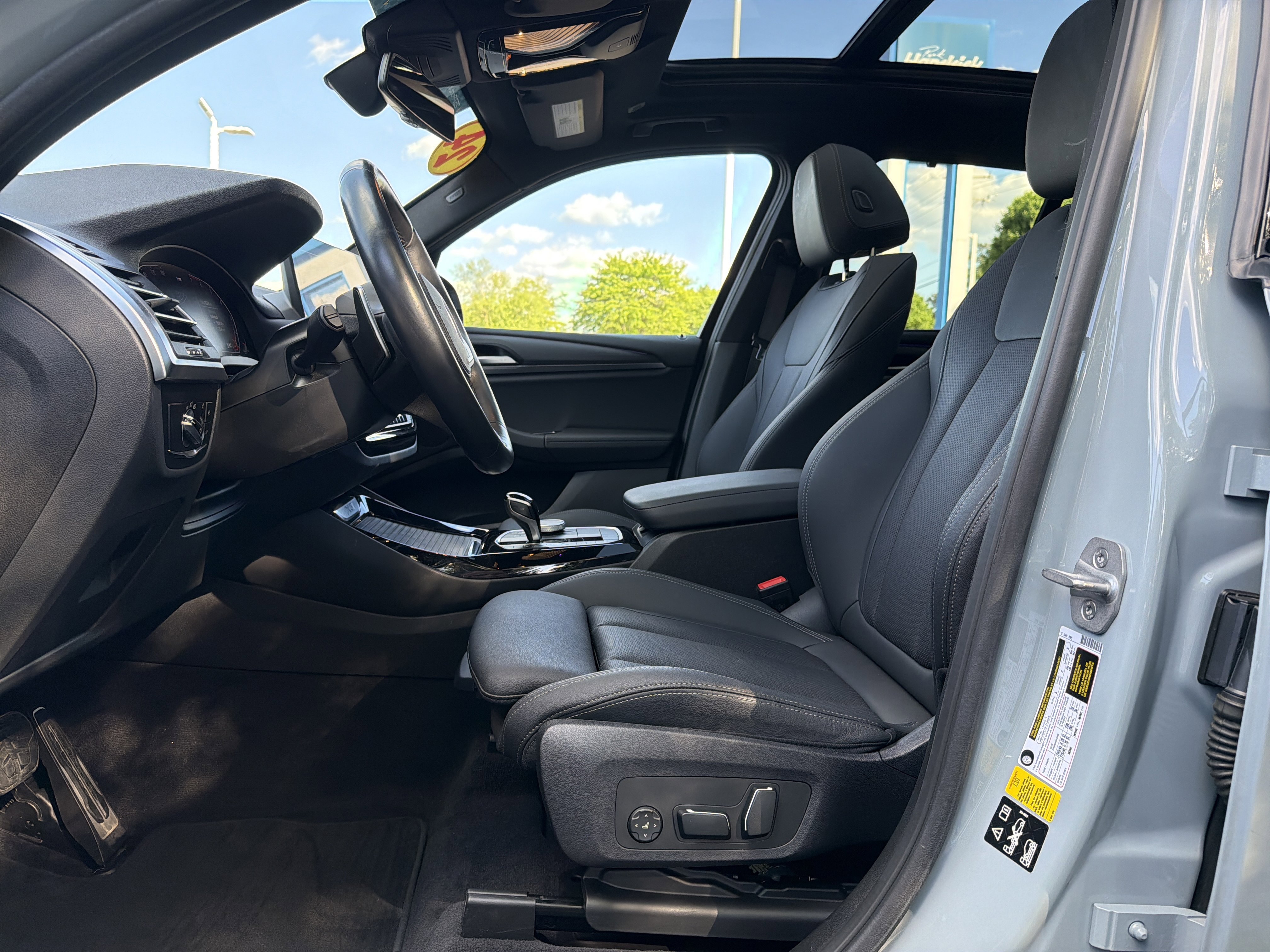 Used 2024 BMW X3 xDrive30i w/ Premium Package w/ZPA AWD/4WD image 17