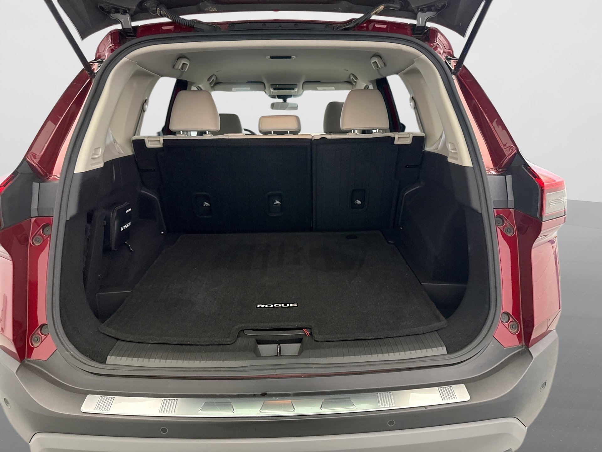 Used 2023 Nissan Rogue SV AWD/4WD image 19