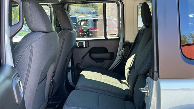 Used 2024 Jeep Wrangler Unlimited image 24