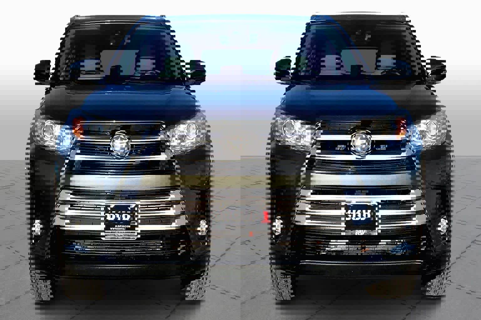 Used 2018 Toyota Highlander XLE image 3