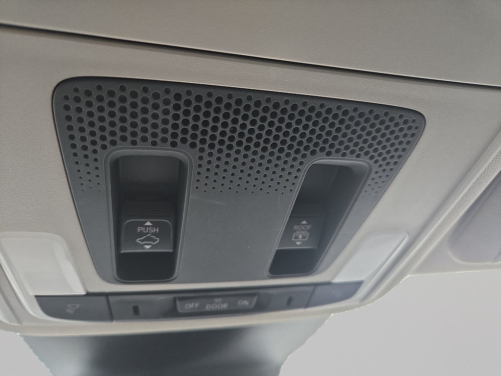 Used 2023 Honda Pilot Elite image 33
