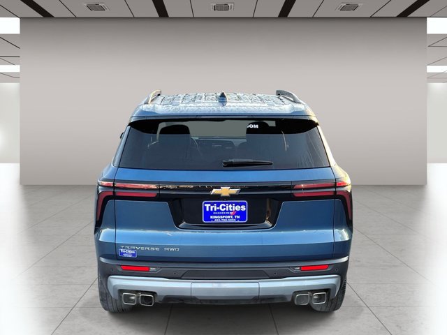 Used 2025 Chevrolet Traverse LT AWD/4WD image 4