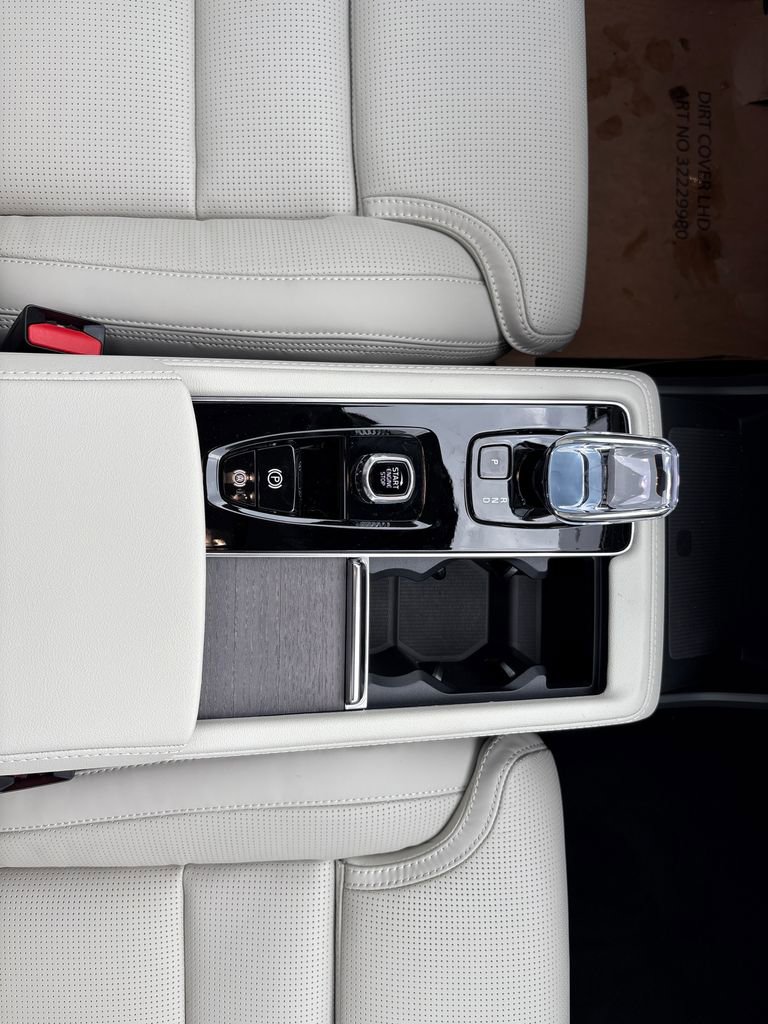 New 2026 Volvo XC90 B5 Ultra image 14