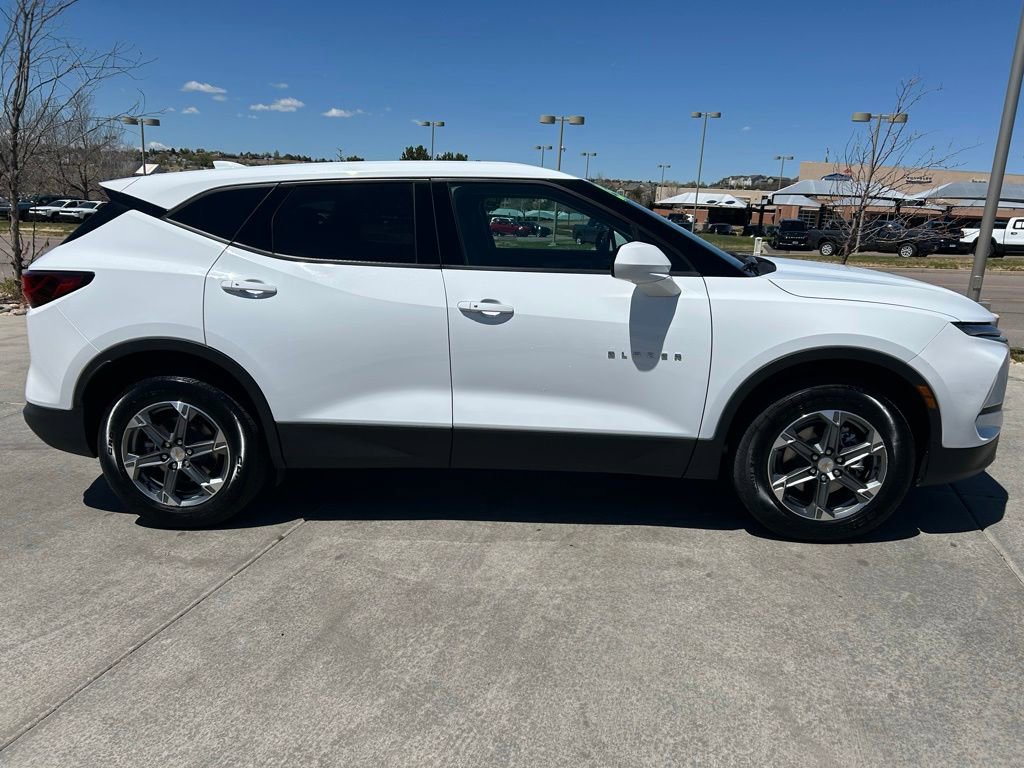 Used 2025 Chevrolet Blazer LT AWD/4WD image 8
