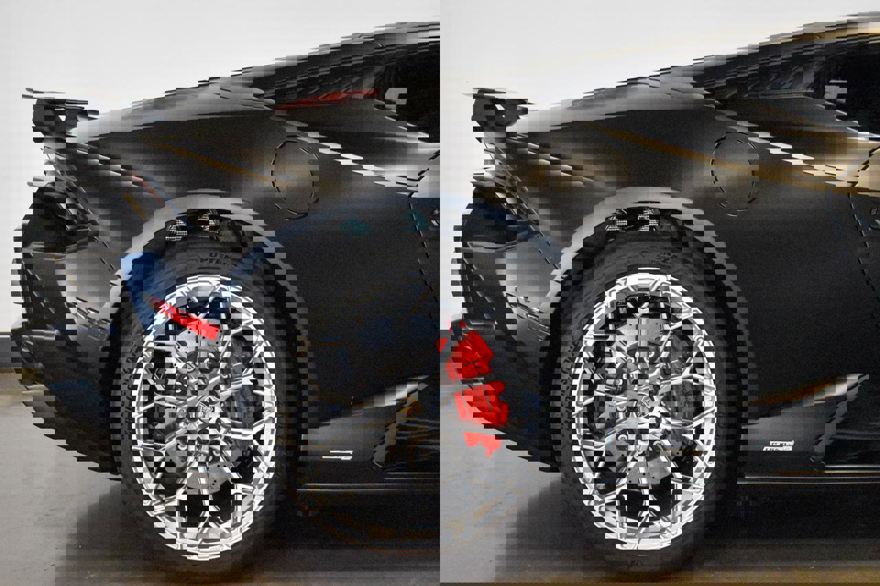 Used 2023 Lamborghini Huracan Tecnica image 5