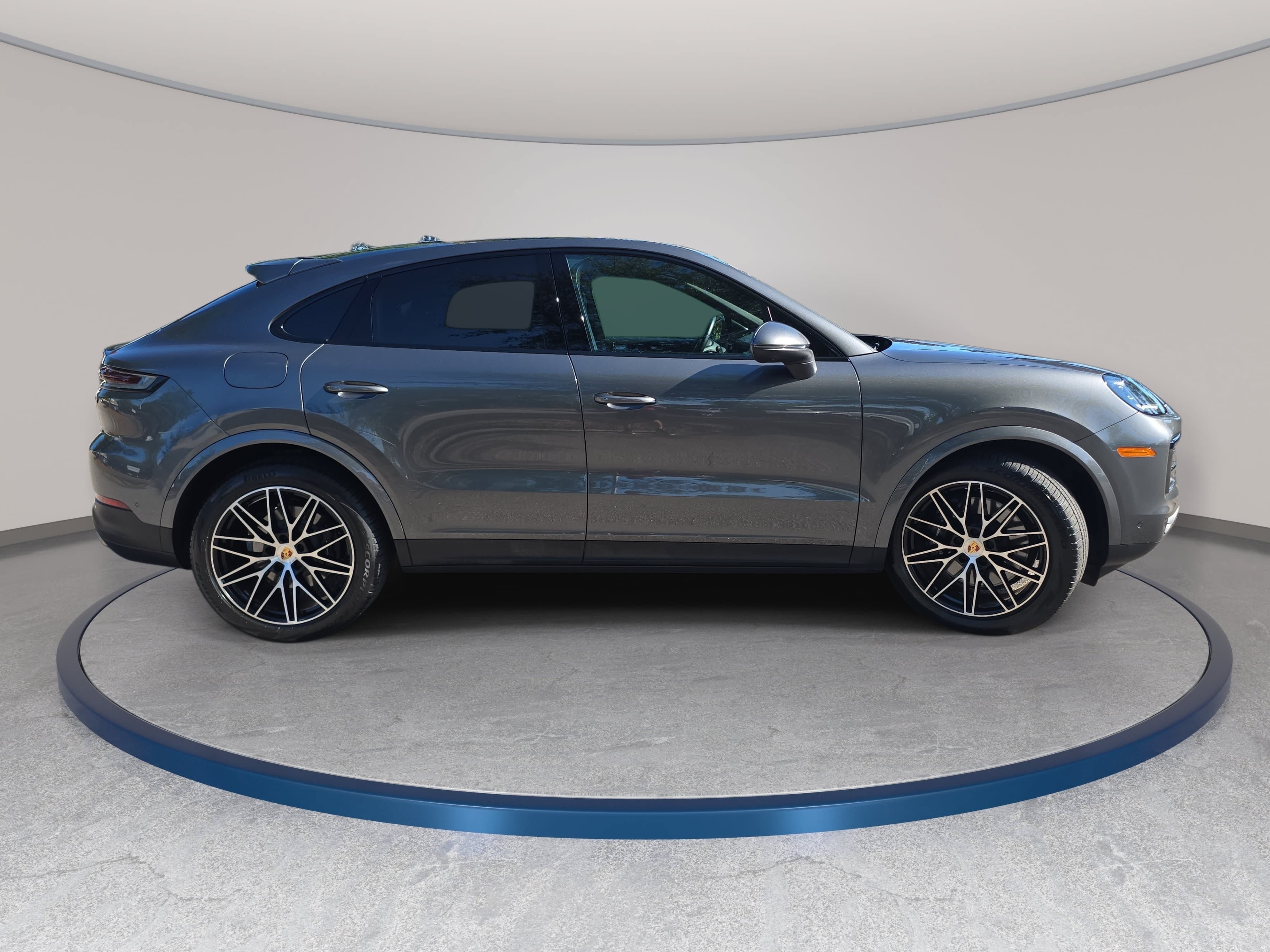 Used 2024 Porsche Cayenne Coupe AWD/4WD image 4