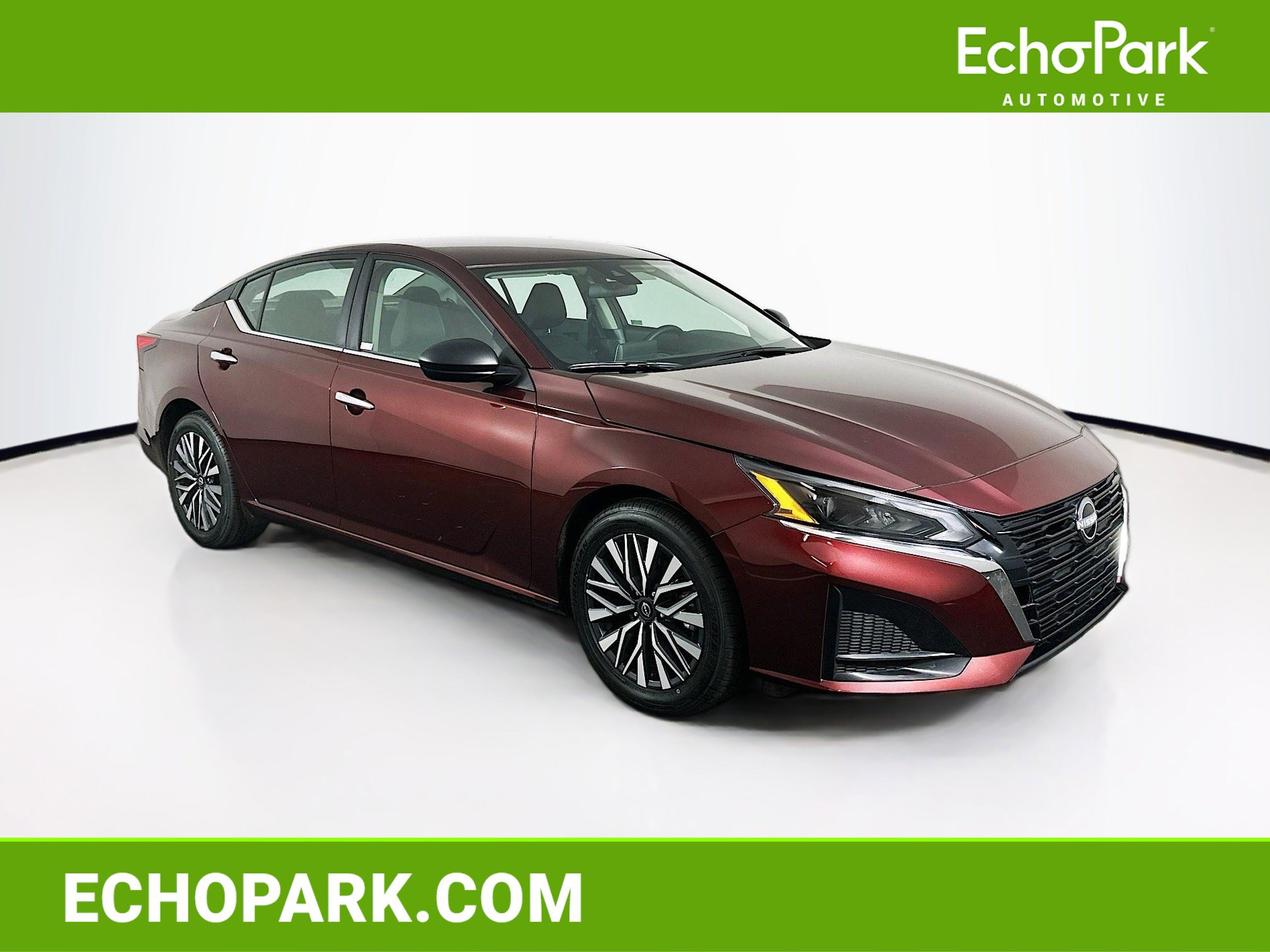 Used 2025 Nissan Altima 2.5 SV image 1