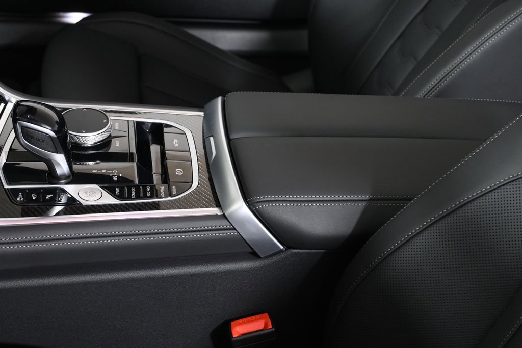 New 2026 BMW M850i xDrive Convertible w/ M Carbon Exterior Package image 33