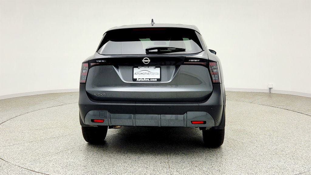 Used 2025 Nissan Kicks SV FWD image 6