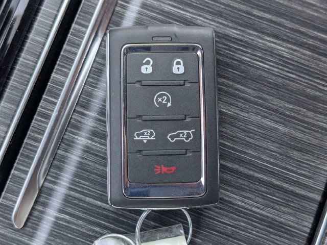 Used 2024 Jeep Wagoneer L Series II RWD image 35