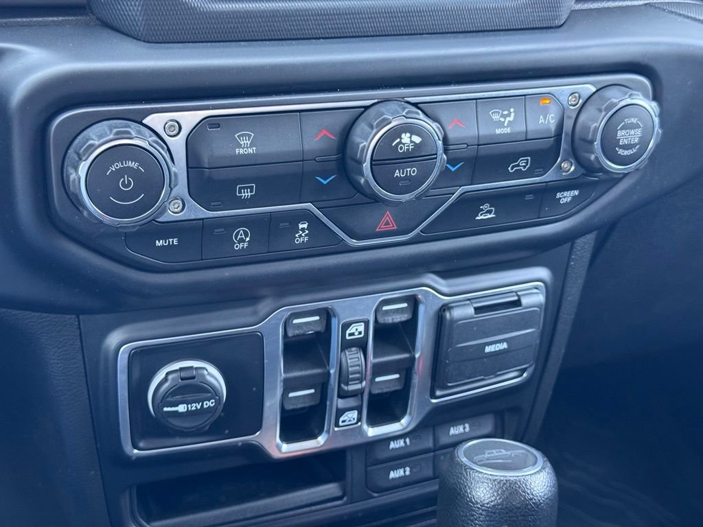 Used 2020 Jeep Gladiator Sport w/ Quick Order Package 24S AWD/4WD image 13