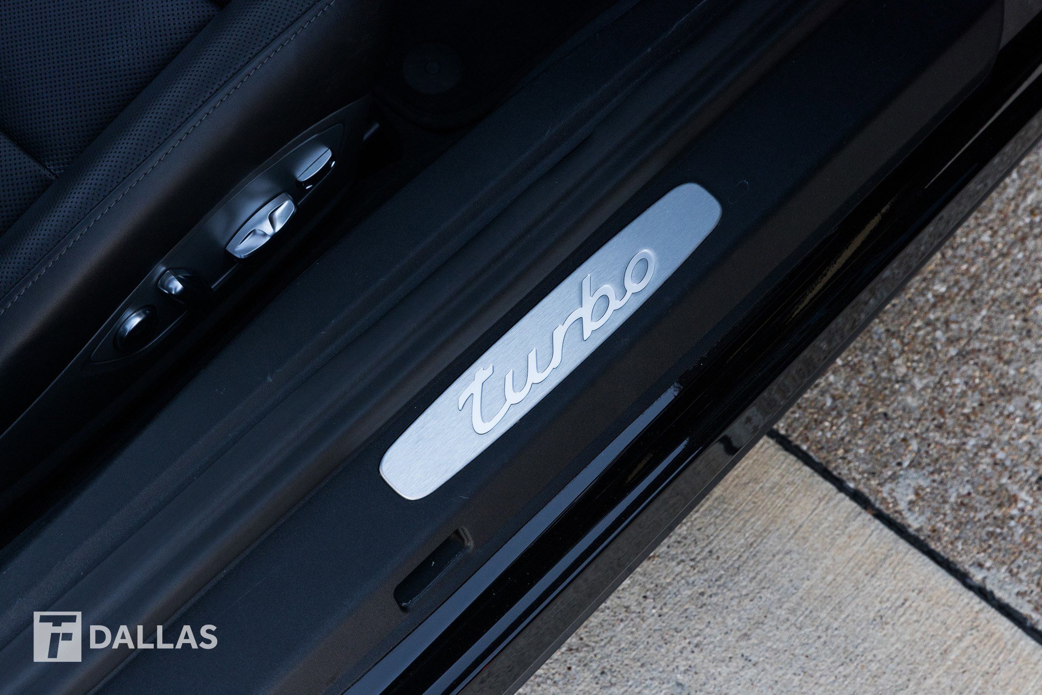 Used 2018 Porsche 911 Turbo image 35