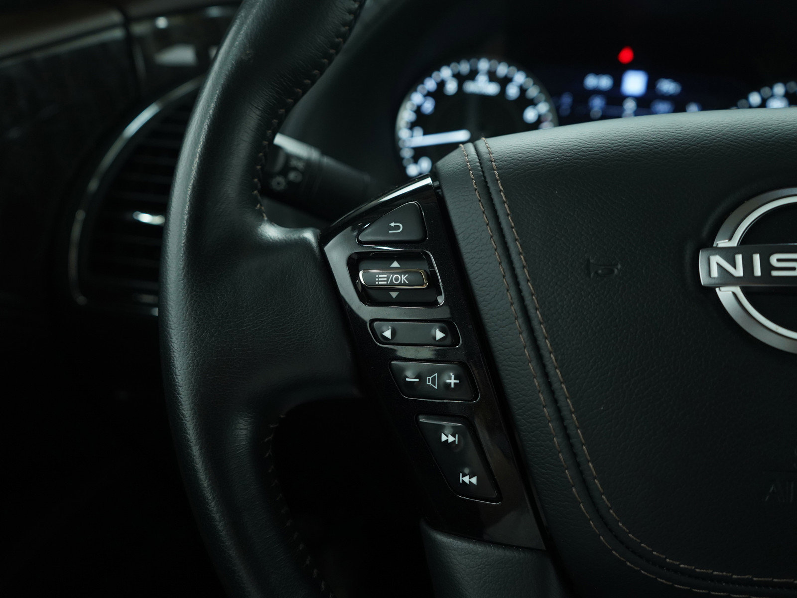 Used 2021 Nissan Armada Platinum w/ Captain's Chairs Package image 25