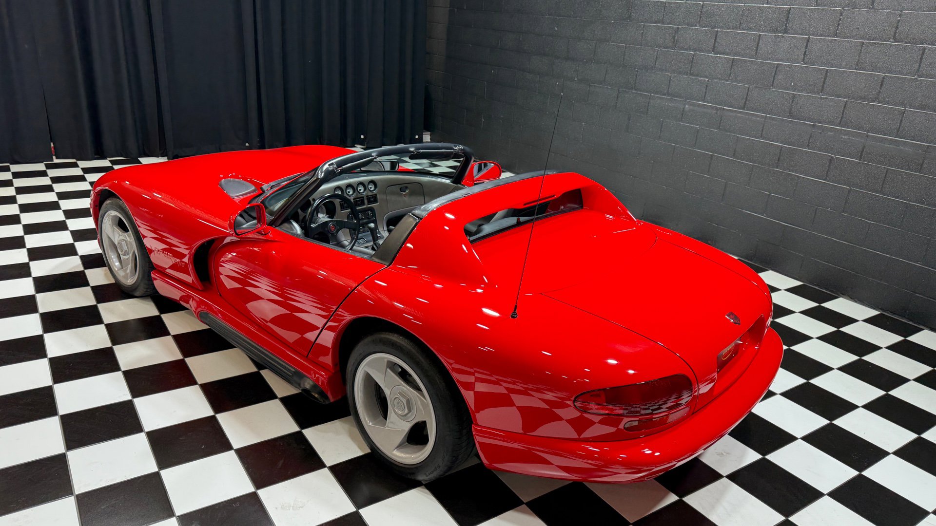 Used 1992 Dodge Viper RT/10 image 17