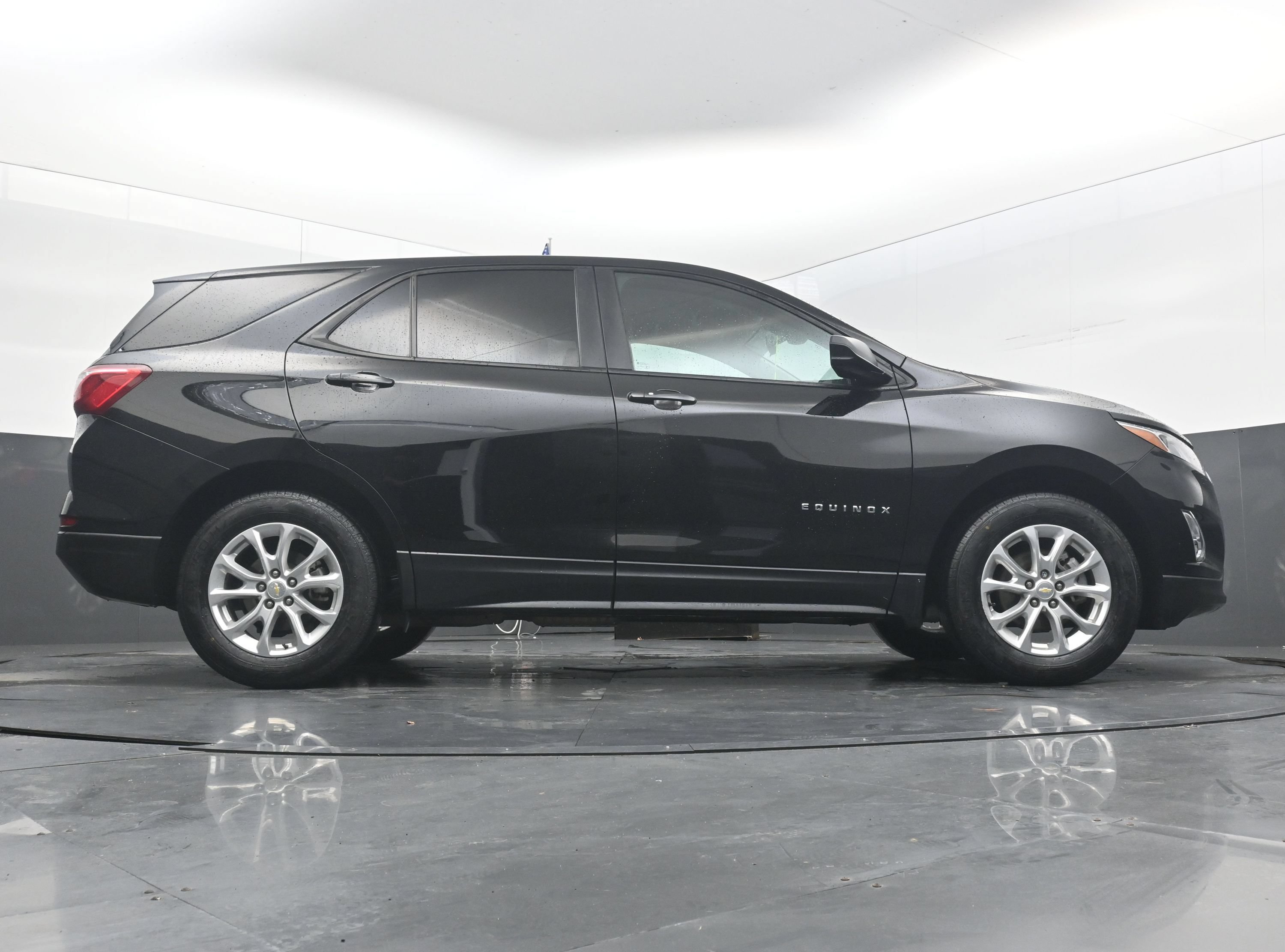 Used 2021 Chevrolet Equinox LS w/ LS Convenience Package FWD image 32
