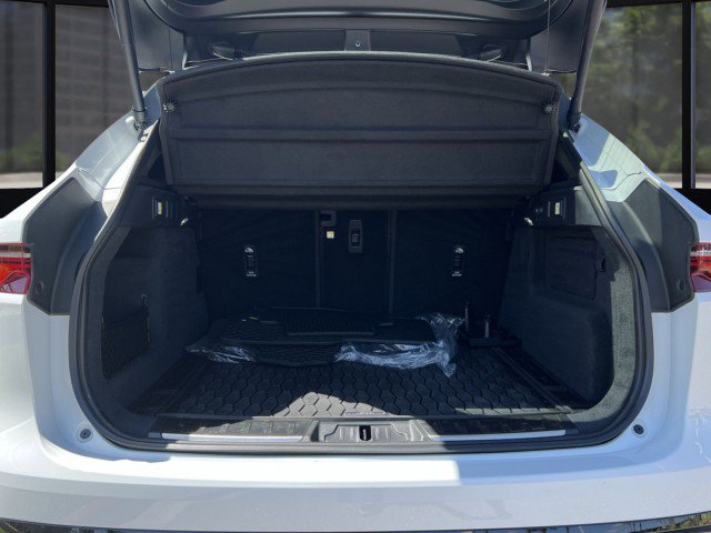Used 2025 Jaguar F-PACE R-Dynamic S image 18