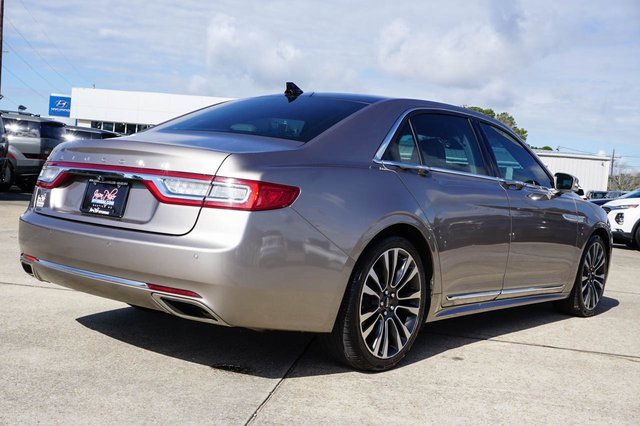 Used 2019 Lincoln Continental Select image 4