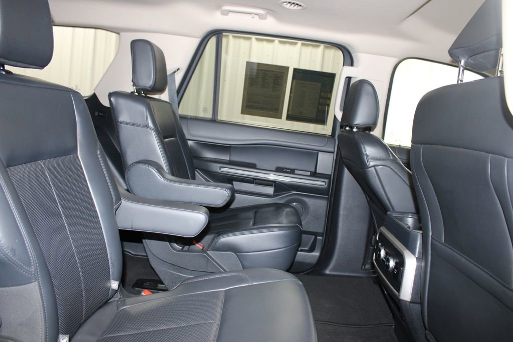 Used 2024 Ford Expedition XLT image 28