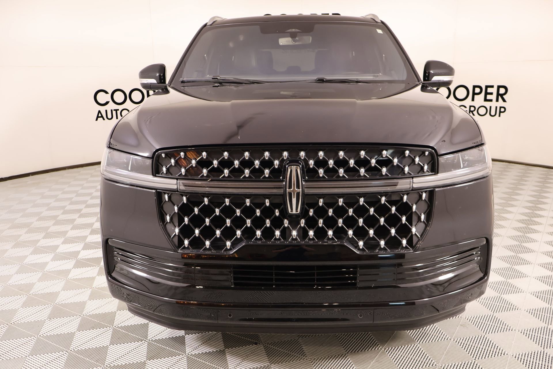 Used 2025 Lincoln Navigator Black Label AWD/4WD image 12