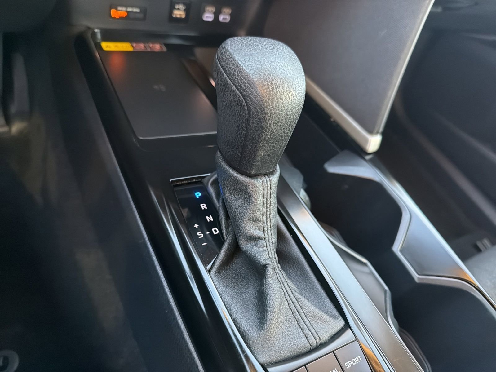 Used 2025 Toyota Camry LE FWD image 21
