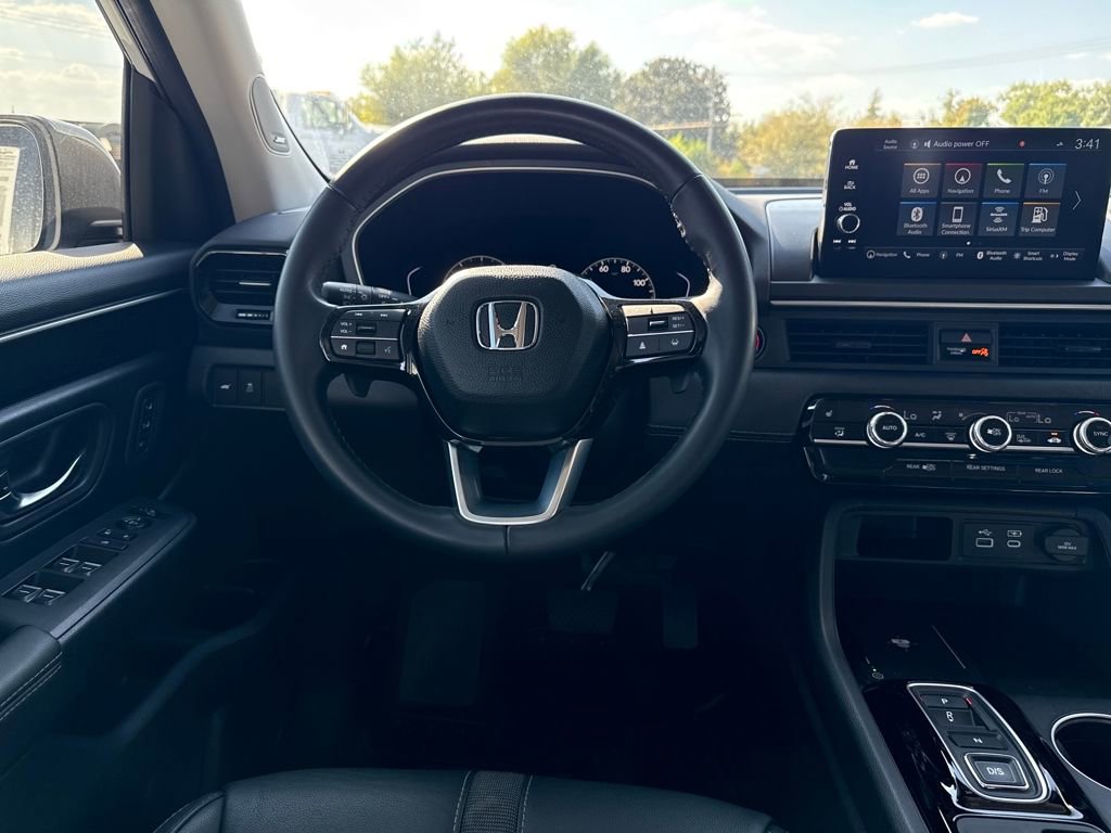 Used 2023 Honda Pilot Touring image 17