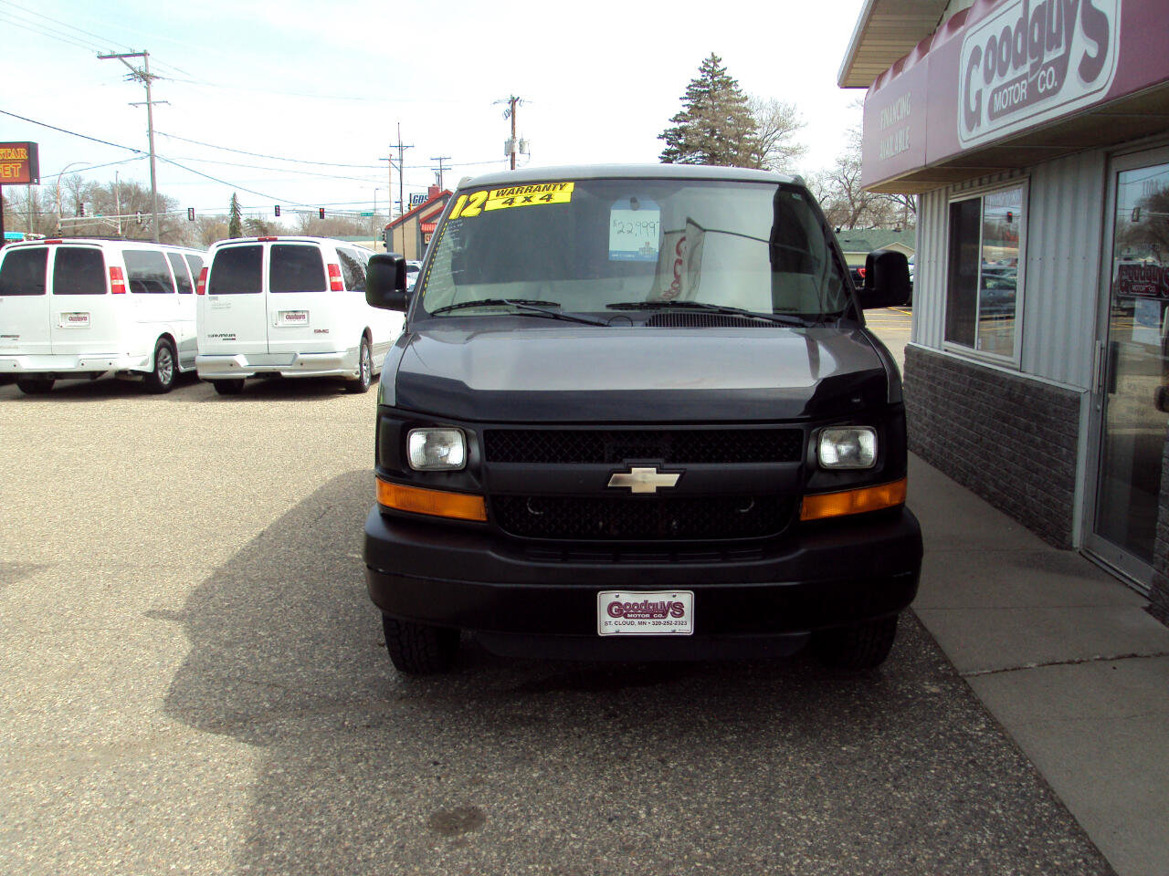 Used 2012 Chevrolet Express 2500 image 3