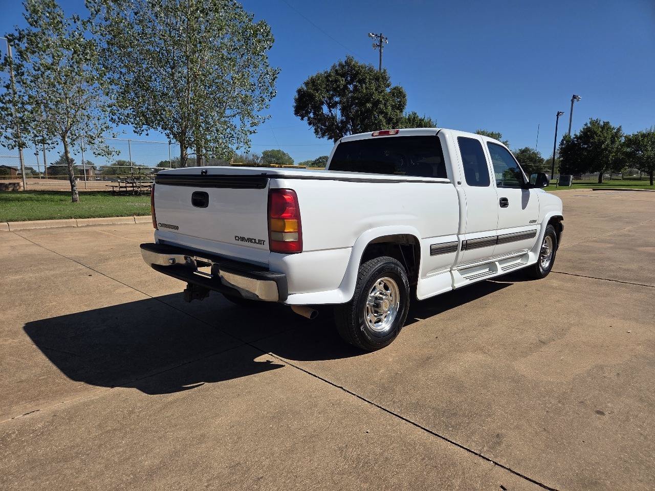 Used 1999 Chevrolet Silverado 2500 LS w/ Firm Ride Suspension Pkg RWD image 28