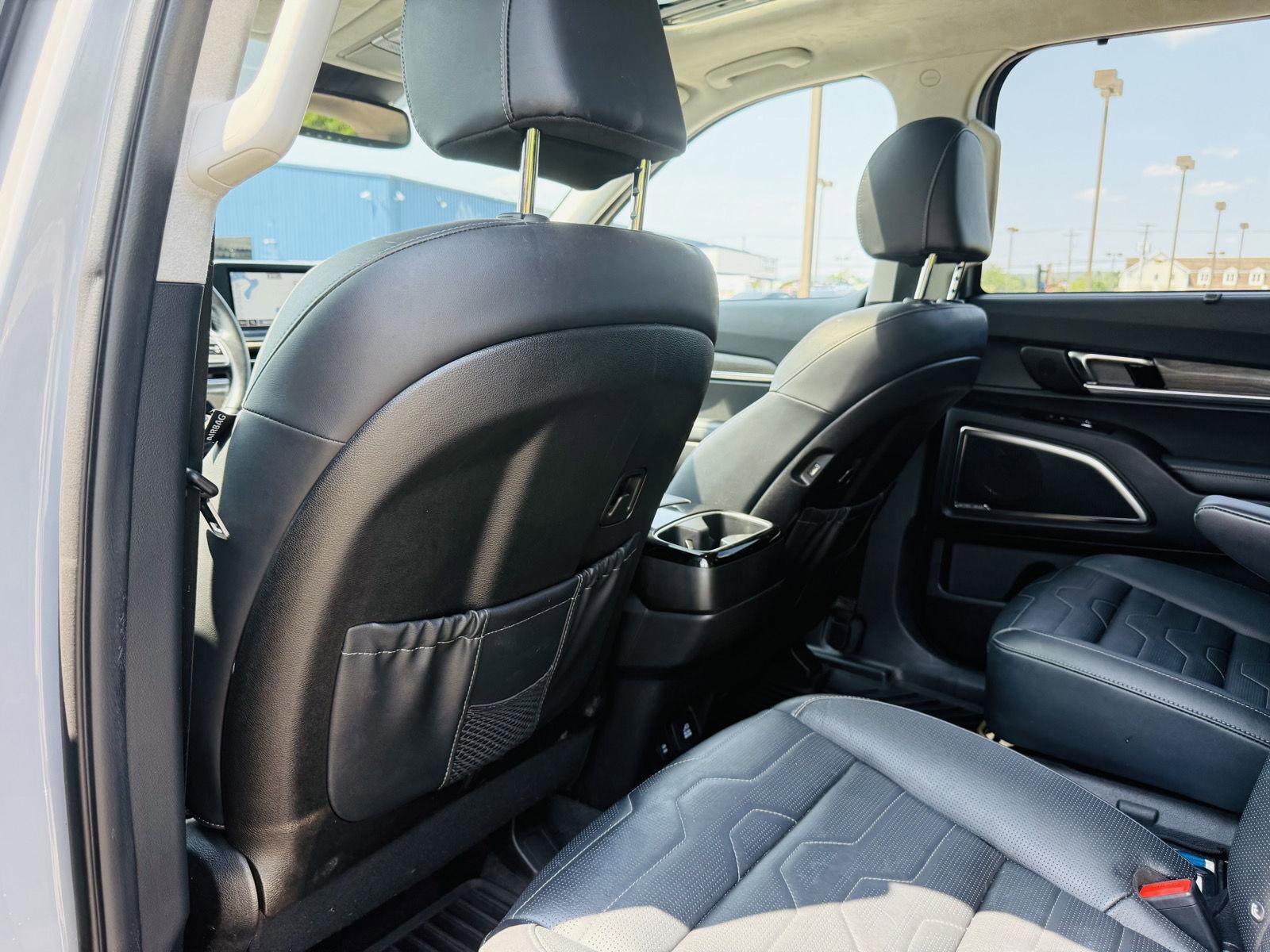 Used 2022 Kia Telluride SX w/ SX Prestige Package image 36