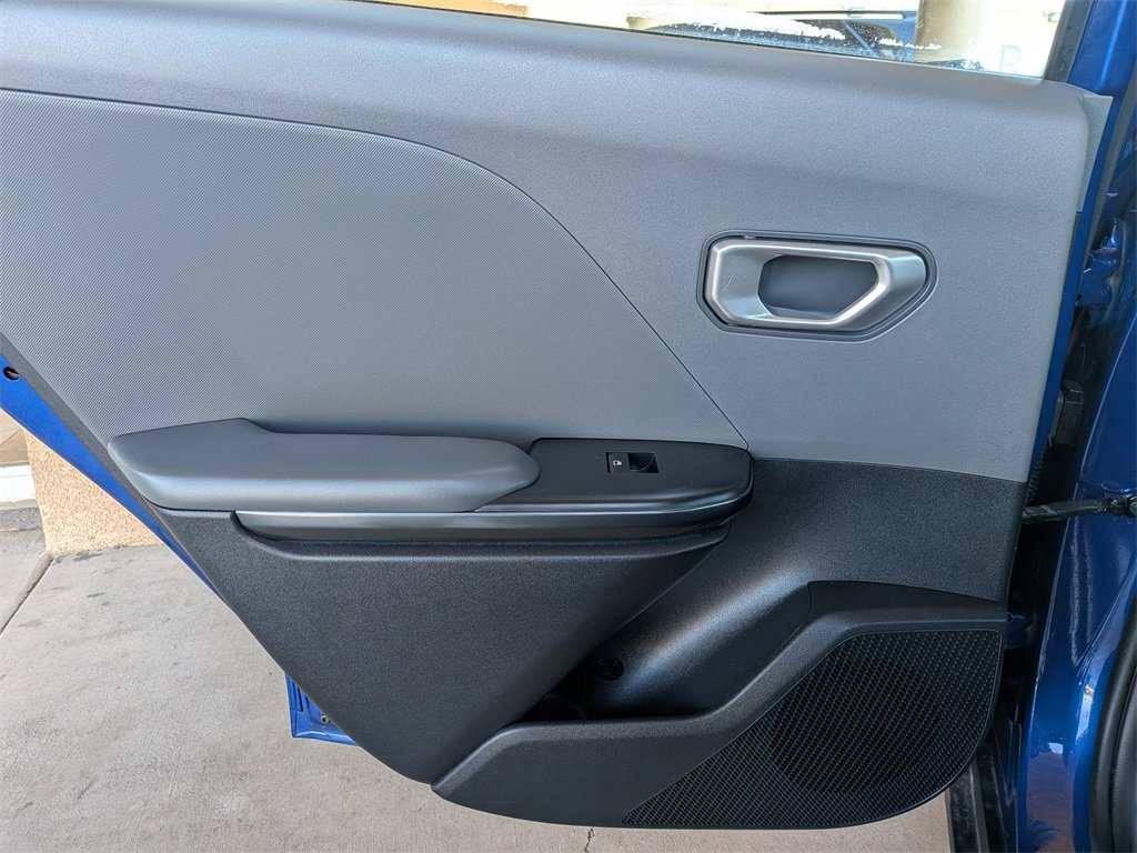 Used 2025 Kia K4 LXS image 25