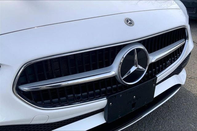 Used 2025 Mercedes-Benz C 300 4MATIC Sedan image 27